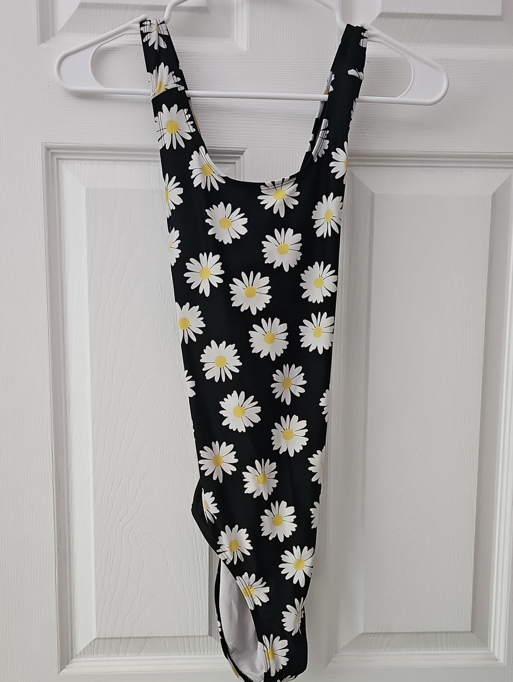 Place Black One-Piece Swimsuit with White & Yellow Daisy Print